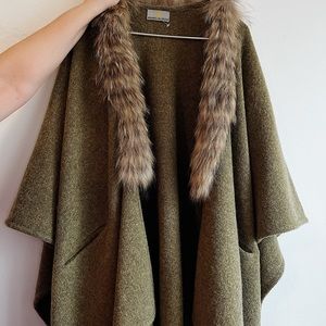 🚫SOLD🚫 MIRABELL SALZBURG 100% Wool Poncho Made in Austria One Size